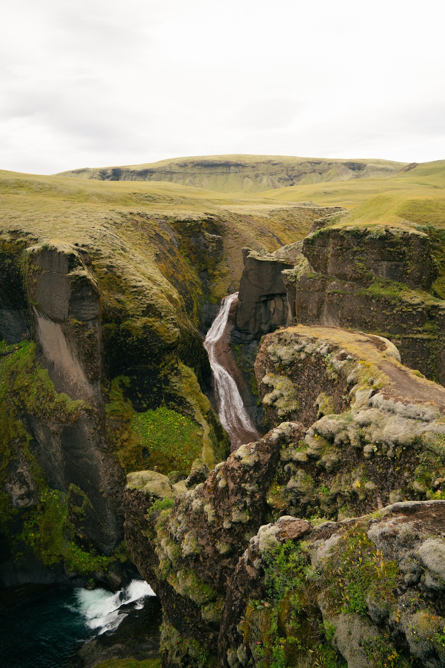 Guide to the Fjaðrárgljúfur Canyon Hike in Iceland