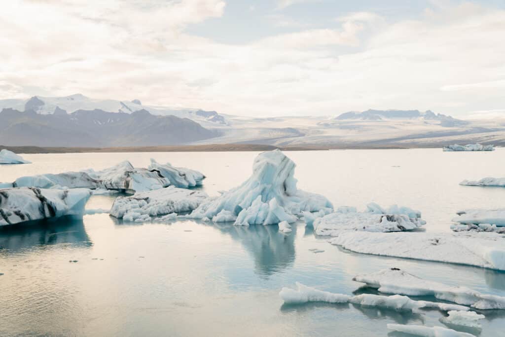 One of the best things to do in Southern Iceland is the Jokulsarlon Glacier Lagoon.